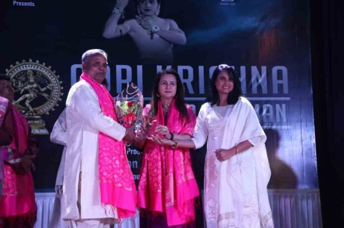 ccc Poonam Dhillon, Sunil Pal, Vaibhav Joshi, Natraj Gopikrishna Parampara Samman, Kirron Sharma, Bollywood Awards, Entertainment News, Kathak Guru, Mumbai 2025