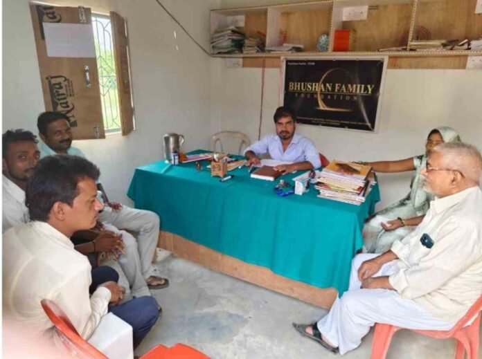 Bhushan Family Foundation Bhushan Family Foundation, Bhushan Family Foundation Prayagraj, Director Anil Kumar, Sanjay Bhushan Founder, NGO meeting in Prayagraj, Tree plantation drive India, पर्यावरण संरक्षण, 1500 पौधे लगाए, समाज सेवा, NGO news in Hindi